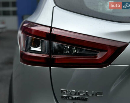 Серый Ниссан Rogue Sport, объемом двигателя 2 л и пробегом 74 тыс. км за 16500 $, фото 3 на Automoto.ua