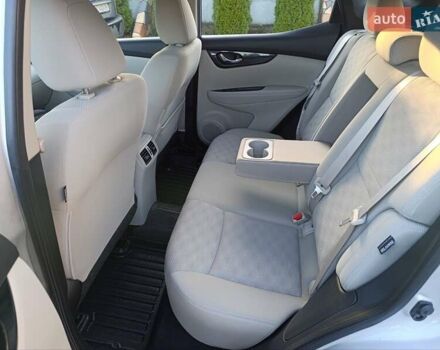 Серый Ниссан Rogue Sport, объемом двигателя 2 л и пробегом 85 тыс. км за 15450 $, фото 38 на Automoto.ua