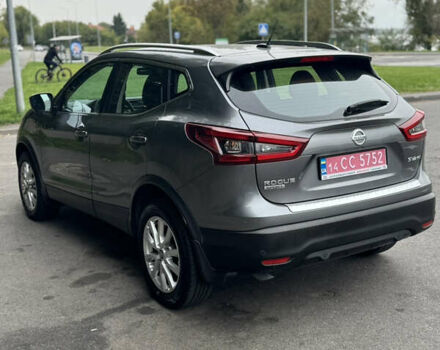 Серый Ниссан Rogue Sport, объемом двигателя 0 л и пробегом 80 тыс. км за 16000 $, фото 3 на Automoto.ua