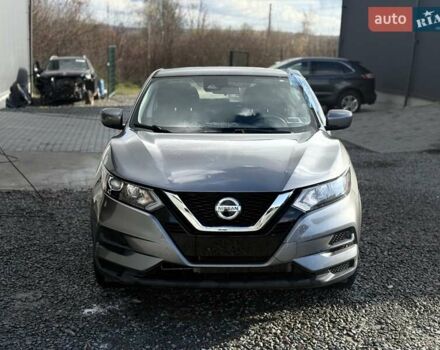 Серый Ниссан Rogue Sport, объемом двигателя 2 л и пробегом 119 тыс. км за 10900 $, фото 2 на Automoto.ua