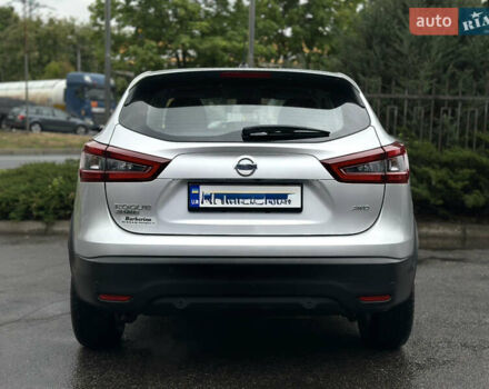 Серый Ниссан Rogue Sport, объемом двигателя 2 л и пробегом 74 тыс. км за 16500 $, фото 6 на Automoto.ua