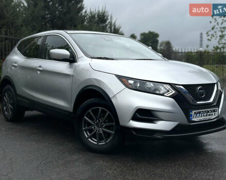 Серый Ниссан Rogue Sport, объемом двигателя 2 л и пробегом 74 тыс. км за 16500 $, фото 1 на Automoto.ua