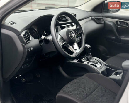 Серый Ниссан Rogue Sport, объемом двигателя 2 л и пробегом 74 тыс. км за 16500 $, фото 8 на Automoto.ua