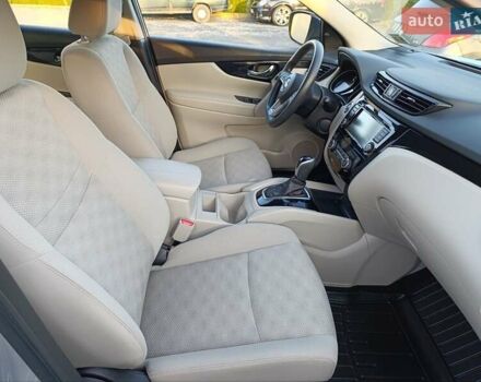 Серый Ниссан Rogue Sport, объемом двигателя 2 л и пробегом 85 тыс. км за 15450 $, фото 35 на Automoto.ua