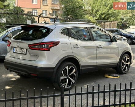 Серый Ниссан Rogue Sport, объемом двигателя 2 л и пробегом 27 тыс. км за 20300 $, фото 3 на Automoto.ua