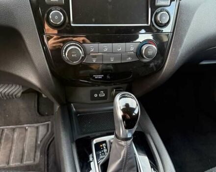 Серый Ниссан Rogue Sport, объемом двигателя 2 л и пробегом 97 тыс. км за 15100 $, фото 7 на Automoto.ua