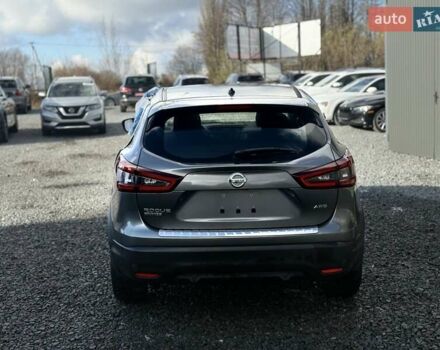 Серый Ниссан Rogue Sport, объемом двигателя 2 л и пробегом 119 тыс. км за 10900 $, фото 5 на Automoto.ua