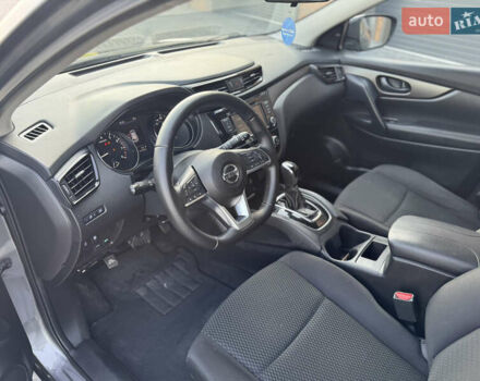 Серый Ниссан Rogue Sport, объемом двигателя 2 л и пробегом 131 тыс. км за 14800 $, фото 7 на Automoto.ua