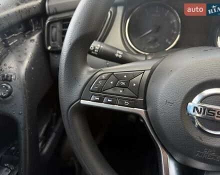 Серый Ниссан Rogue Sport, объемом двигателя 2 л и пробегом 119 тыс. км за 10900 $, фото 17 на Automoto.ua