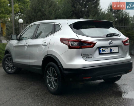 Серый Ниссан Rogue Sport, объемом двигателя 2 л и пробегом 74 тыс. км за 16500 $, фото 4 на Automoto.ua
