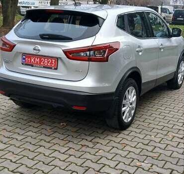 Серый Ниссан Rogue Sport, объемом двигателя 2 л и пробегом 35 тыс. км за 15950 $, фото 4 на Automoto.ua