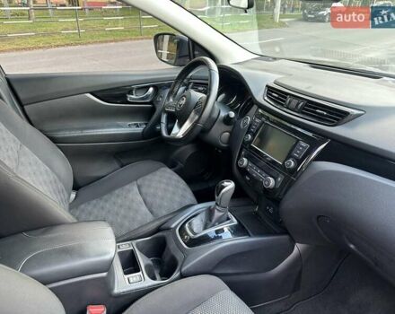 Серый Ниссан Rogue Sport, объемом двигателя 0 л и пробегом 15 тыс. км за 17500 $, фото 11 на Automoto.ua