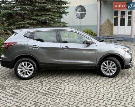 Серый Ниссан Rogue Sport, объемом двигателя 2 л и пробегом 93 тыс. км за 15999 $, фото 56 на Automoto.ua