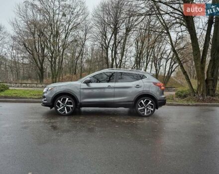 Серый Ниссан Rogue Sport, объемом двигателя 2 л и пробегом 70 тыс. км за 18200 $, фото 4 на Automoto.ua