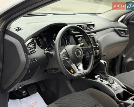 Серый Ниссан Rogue Sport, объемом двигателя 2 л и пробегом 93 тыс. км за 15300 $, фото 48 на Automoto.ua