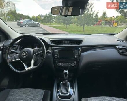 Серый Ниссан Rogue Sport, объемом двигателя 0 л и пробегом 15 тыс. км за 17500 $, фото 9 на Automoto.ua