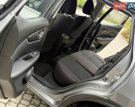Серый Ниссан Rogue Sport, объемом двигателя 2 л и пробегом 93 тыс. км за 15999 $, фото 92 на Automoto.ua