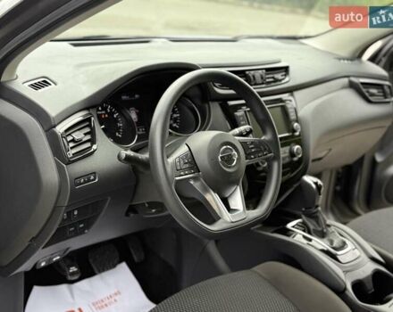 Серый Ниссан Rogue Sport, объемом двигателя 2 л и пробегом 93 тыс. км за 15999 $, фото 81 на Automoto.ua