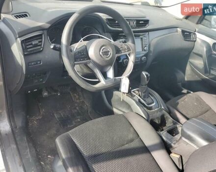 Серый Ниссан Rogue Sport, объемом двигателя 2 л и пробегом 119 тыс. км за 11950 $, фото 6 на Automoto.ua