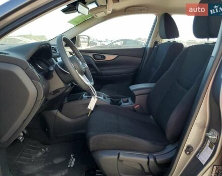 Серый Ниссан Rogue Sport, объемом двигателя 2 л и пробегом 41 тыс. км за 3000 $, фото 6 на Automoto.ua