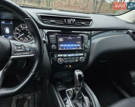 Серый Ниссан Rogue Sport, объемом двигателя 2 л и пробегом 70 тыс. км за 18200 $, фото 13 на Automoto.ua