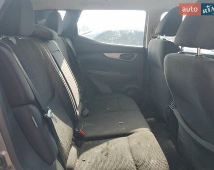 Серый Ниссан Rogue Sport, объемом двигателя 2 л и пробегом 119 тыс. км за 11950 $, фото 7 на Automoto.ua