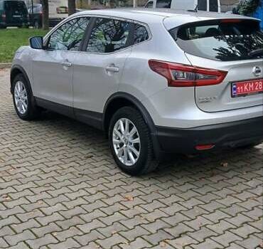 Серый Ниссан Rogue Sport, объемом двигателя 2 л и пробегом 35 тыс. км за 15950 $, фото 2 на Automoto.ua