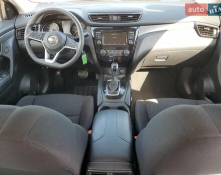 Серый Ниссан Rogue Sport, объемом двигателя 2 л и пробегом 41 тыс. км за 3000 $, фото 7 на Automoto.ua