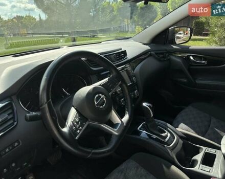 Серый Ниссан Rogue Sport, объемом двигателя 0 л и пробегом 15 тыс. км за 17500 $, фото 1 на Automoto.ua