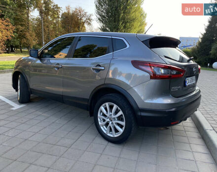 Серый Ниссан Rogue Sport, объемом двигателя 2 л и пробегом 120 тыс. км за 15900 $, фото 2 на Automoto.ua