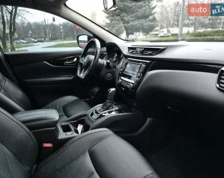 Серый Ниссан Rogue Sport, объемом двигателя 2 л и пробегом 70 тыс. км за 18200 $, фото 21 на Automoto.ua