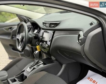 Серый Ниссан Rogue Sport, объемом двигателя 2 л и пробегом 93 тыс. км за 15999 $, фото 69 на Automoto.ua