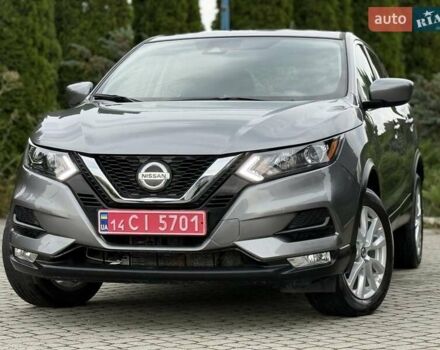 Серый Ниссан Rogue Sport, объемом двигателя 2 л и пробегом 93 тыс. км за 15300 $, фото 3 на Automoto.ua