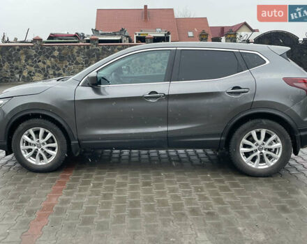Серый Ниссан Rogue Sport, объемом двигателя 2 л и пробегом 28 тыс. км за 19000 $, фото 3 на Automoto.ua