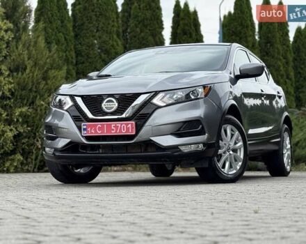 Серый Ниссан Rogue Sport, объемом двигателя 2 л и пробегом 93 тыс. км за 15300 $, фото 4 на Automoto.ua
