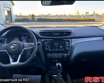 Серый Ниссан Rogue Sport, объемом двигателя 20 л и пробегом 72 тыс. км за 15300 $, фото 4 на Automoto.ua