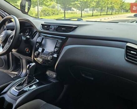 Серый Ниссан Rogue Sport, объемом двигателя 2 л и пробегом 99 тыс. км за 15999 $, фото 32 на Automoto.ua