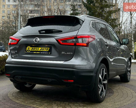 Серый Ниссан Rogue Sport, объемом двигателя 2 л и пробегом 73 тыс. км за 19750 $, фото 6 на Automoto.ua