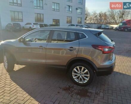 Серый Ниссан Rogue Sport, объемом двигателя 2 л и пробегом 99 тыс. км за 14950 $, фото 2 на Automoto.ua