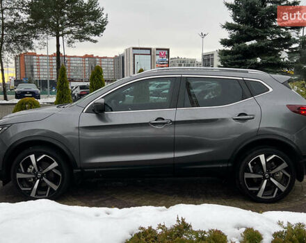 Серый Ниссан Rogue Sport, объемом двигателя 2 л и пробегом 73 тыс. км за 19750 $, фото 3 на Automoto.ua