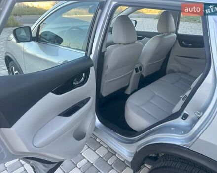 Серый Ниссан Rogue Sport, объемом двигателя 2 л и пробегом 39 тыс. км за 17500 $, фото 5 на Automoto.ua