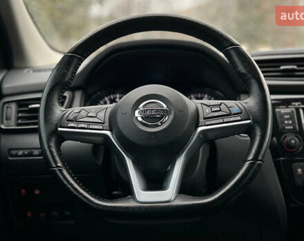 Серый Ниссан Rogue Sport, объемом двигателя 2 л и пробегом 73 тыс. км за 19750 $, фото 9 на Automoto.ua