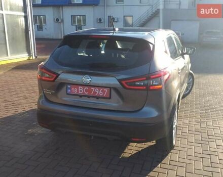Серый Ниссан Rogue Sport, объемом двигателя 2 л и пробегом 99 тыс. км за 14950 $, фото 5 на Automoto.ua