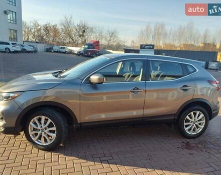 Серый Ниссан Rogue Sport, объемом двигателя 2 л и пробегом 99 тыс. км за 14950 $, фото 3 на Automoto.ua