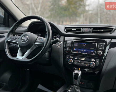 Серый Ниссан Rogue Sport, объемом двигателя 2 л и пробегом 73 тыс. км за 19750 $, фото 19 на Automoto.ua