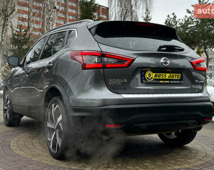 Серый Ниссан Rogue Sport, объемом двигателя 2 л и пробегом 73 тыс. км за 19750 $, фото 4 на Automoto.ua