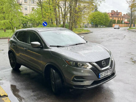 Сірий Ніссан Rogue Sport, об'ємом двигуна 2 л та пробігом 72 тис. км за 16500 $, фото 1 на Automoto.ua