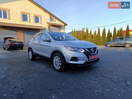 Серый Ниссан Rogue Sport, объемом двигателя 2 л и пробегом 85 тыс. км за 15450 $, фото 1 на Automoto.ua