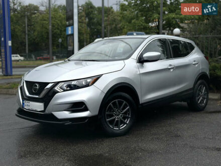 Сірий Ніссан Rogue Sport, об'ємом двигуна 2 л та пробігом 74 тис. км за 16500 $, фото 1 на Automoto.ua