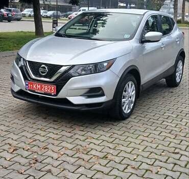 Серый Ниссан Rogue Sport, объемом двигателя 2 л и пробегом 35 тыс. км за 15950 $, фото 1 на Automoto.ua